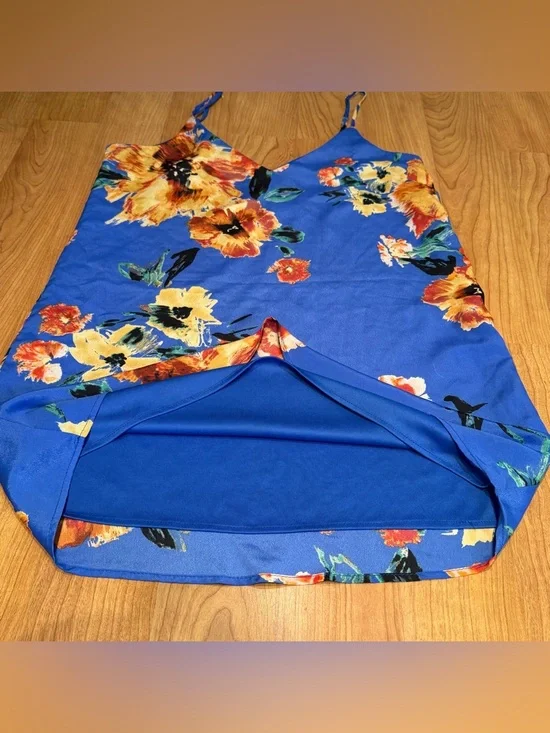 Lulus Women’s Twin Island Royal Blue Floral Print V-neck Shift Dress Size Medium - Picture 6 of 10